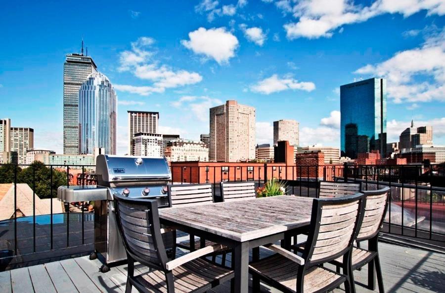 Boston Christopher Bagian luar foto